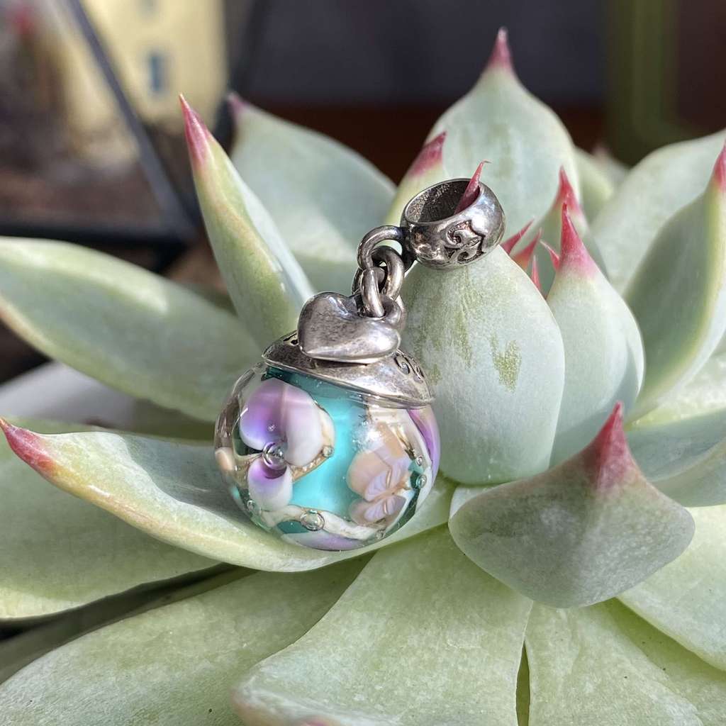 8 friday AQUARIUM dangle