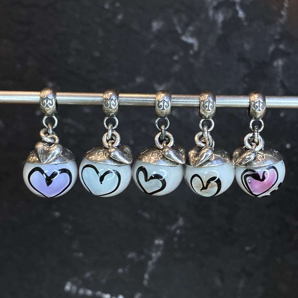 DANGLES FRIDAY Row 32