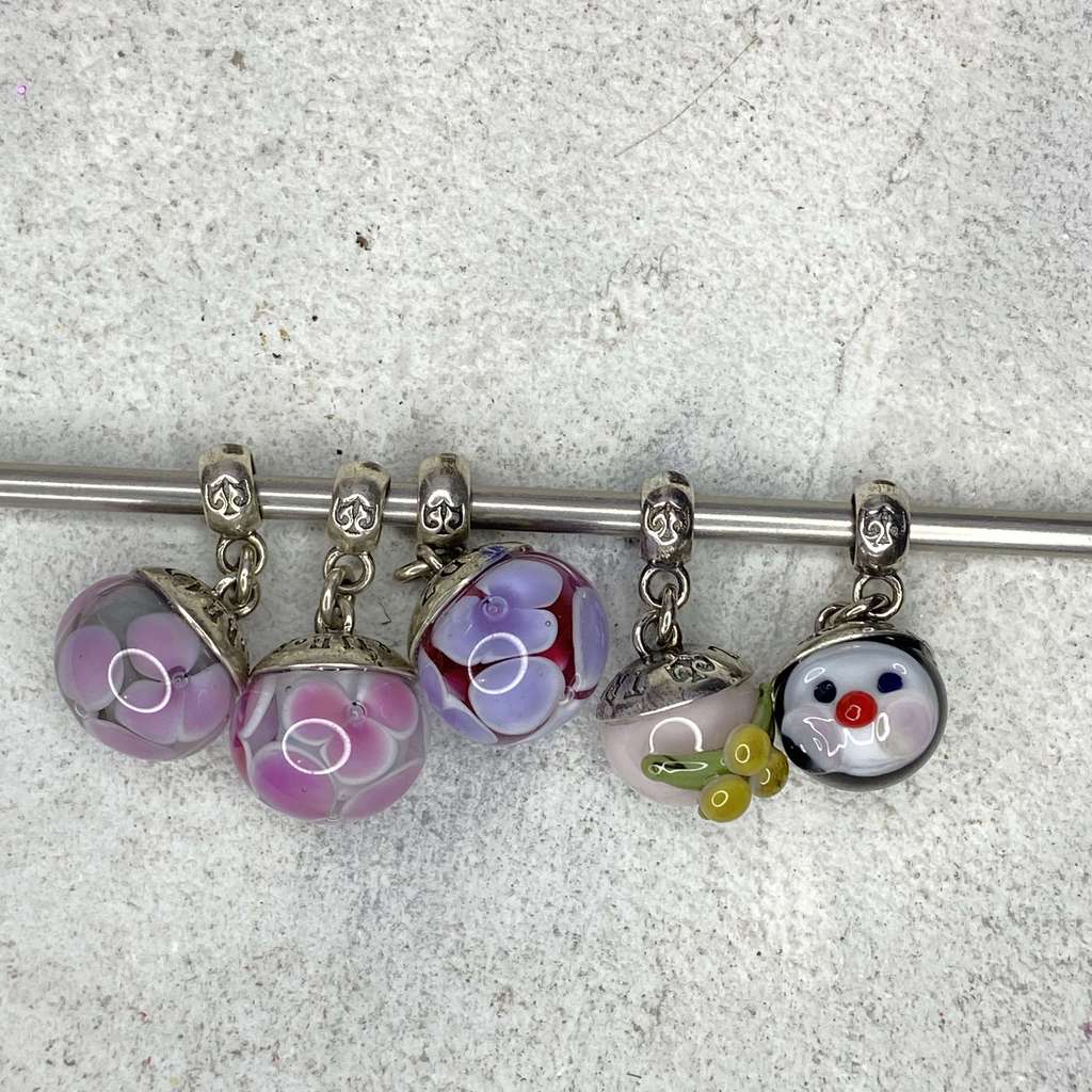 Live December DANGLES Row 13