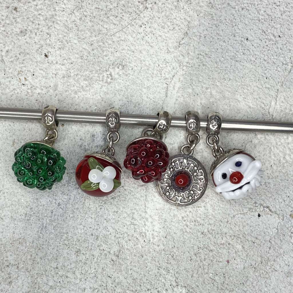 Live December DANGLES Row 7