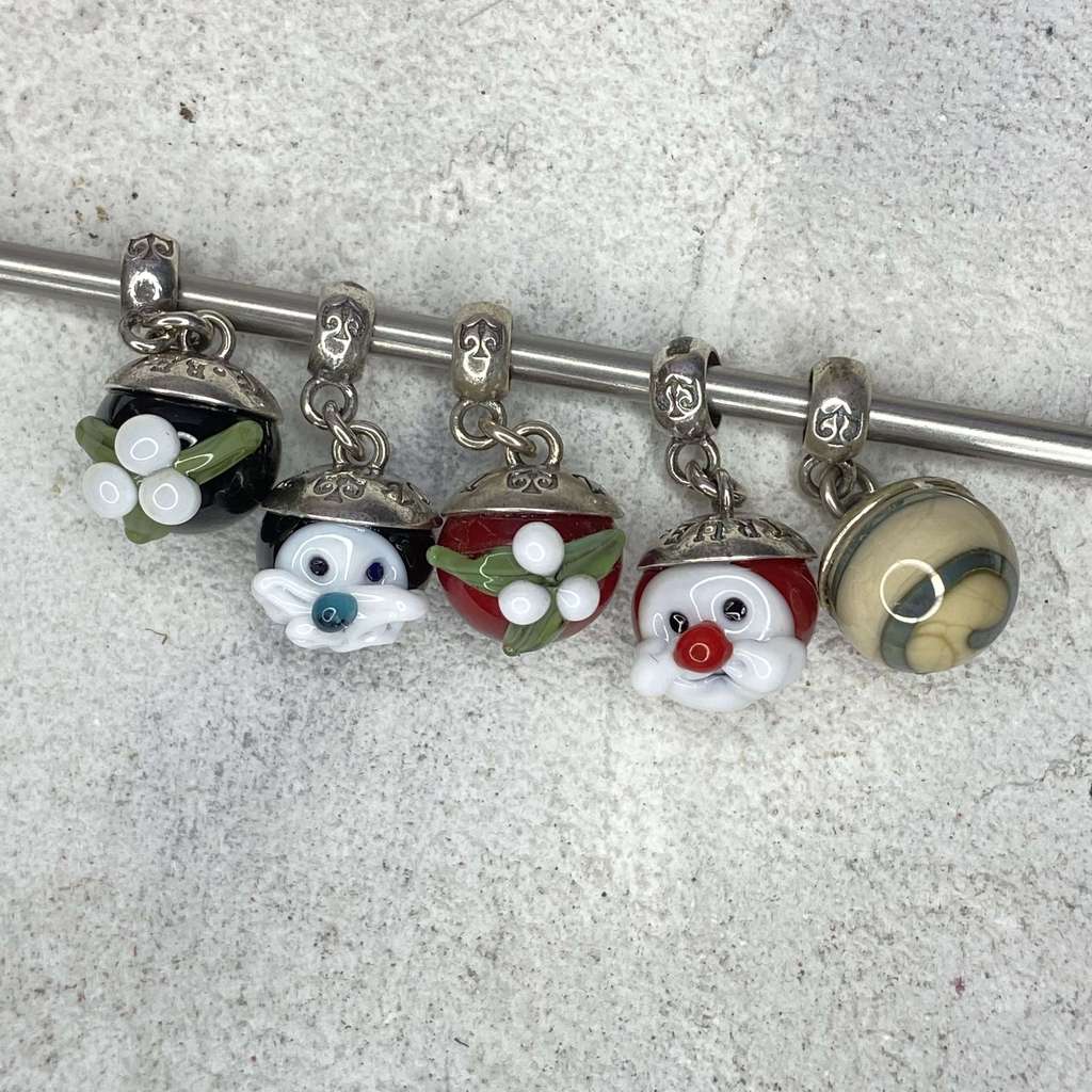 Live December DANGLES Row 4