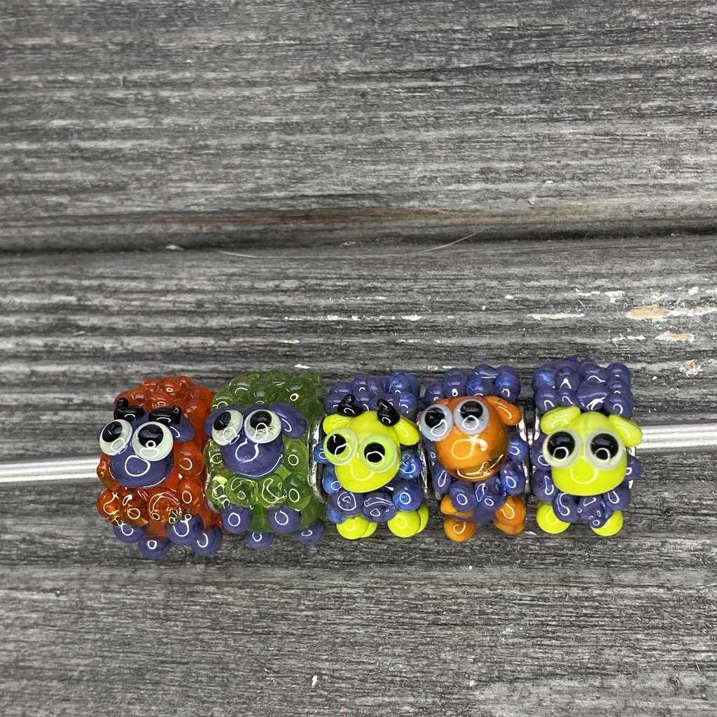 live HALLOWEEN Row 23