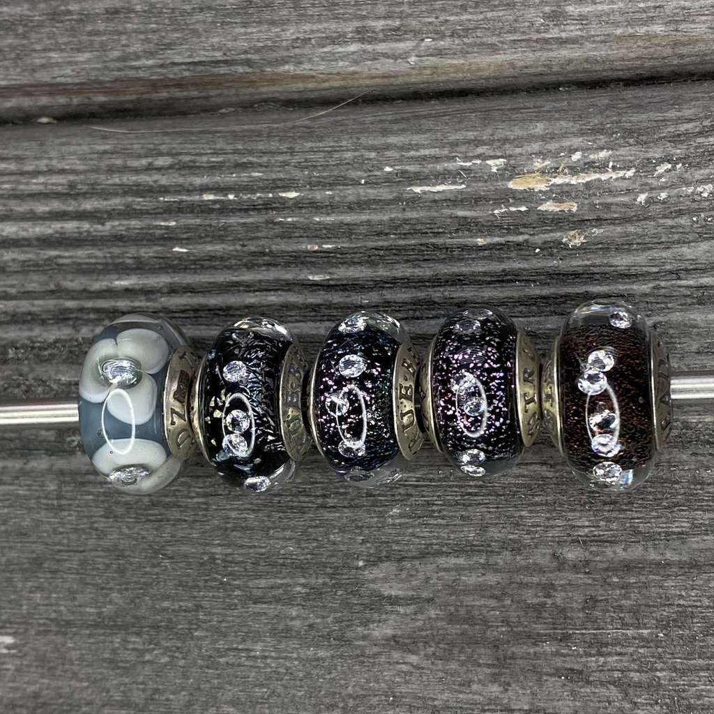 live HALLOWEEN Row 17