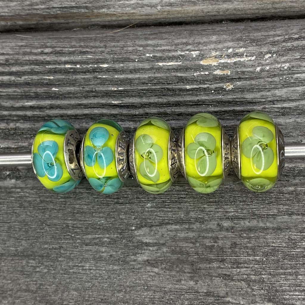 live HALLOWEEN Row 9