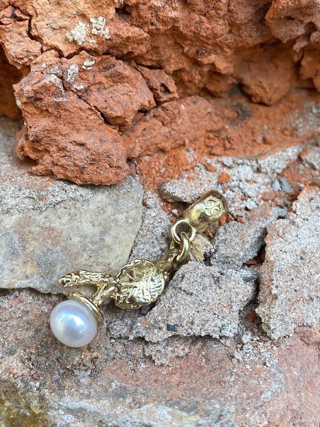 MTO Pearl Dangle GOLD
