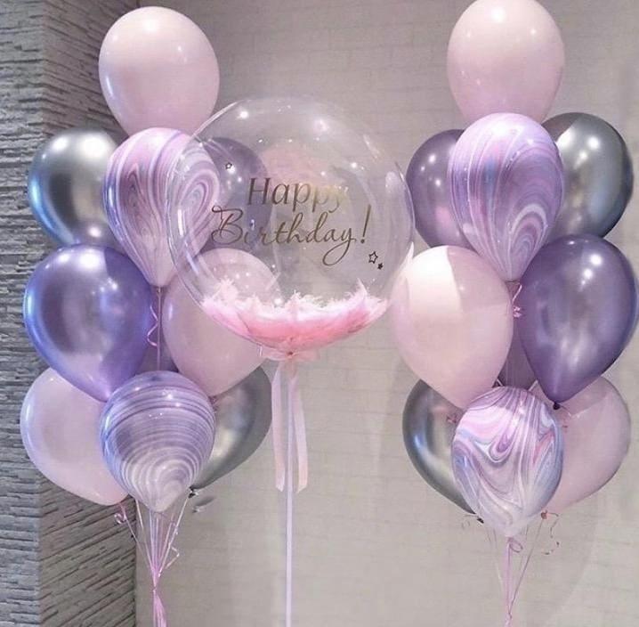 фото двух фонтанов из шаров в сиреневом цвете
