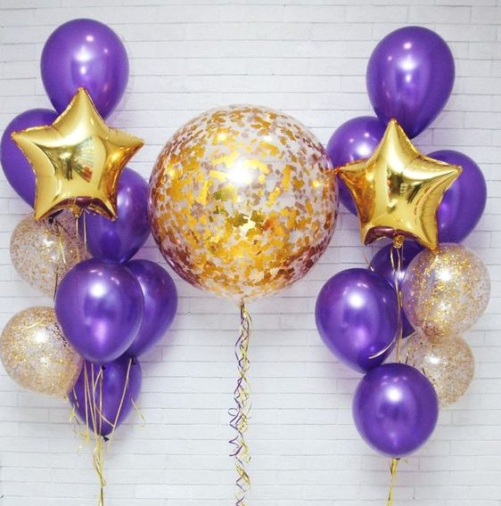 огромный шар золотой с двумя фиолетовыми фонтанами из шаров фото
