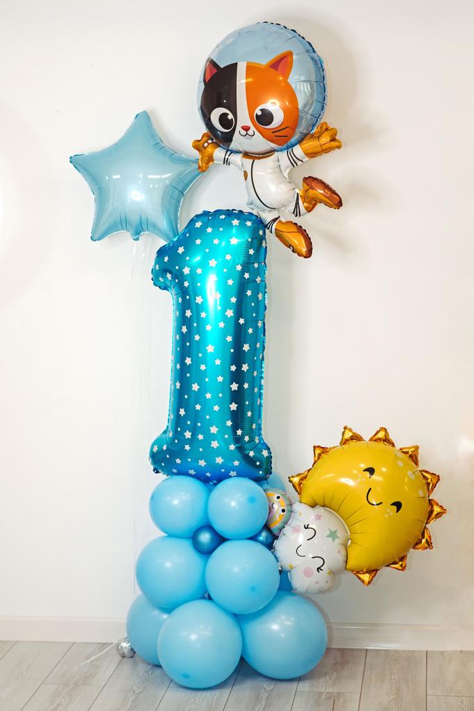 композиция из шаров на 1 годик фото в интерьере