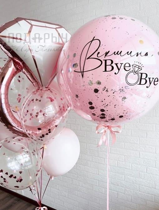 фотография гелиевые розовые шары в светлом интерьере на девичник
