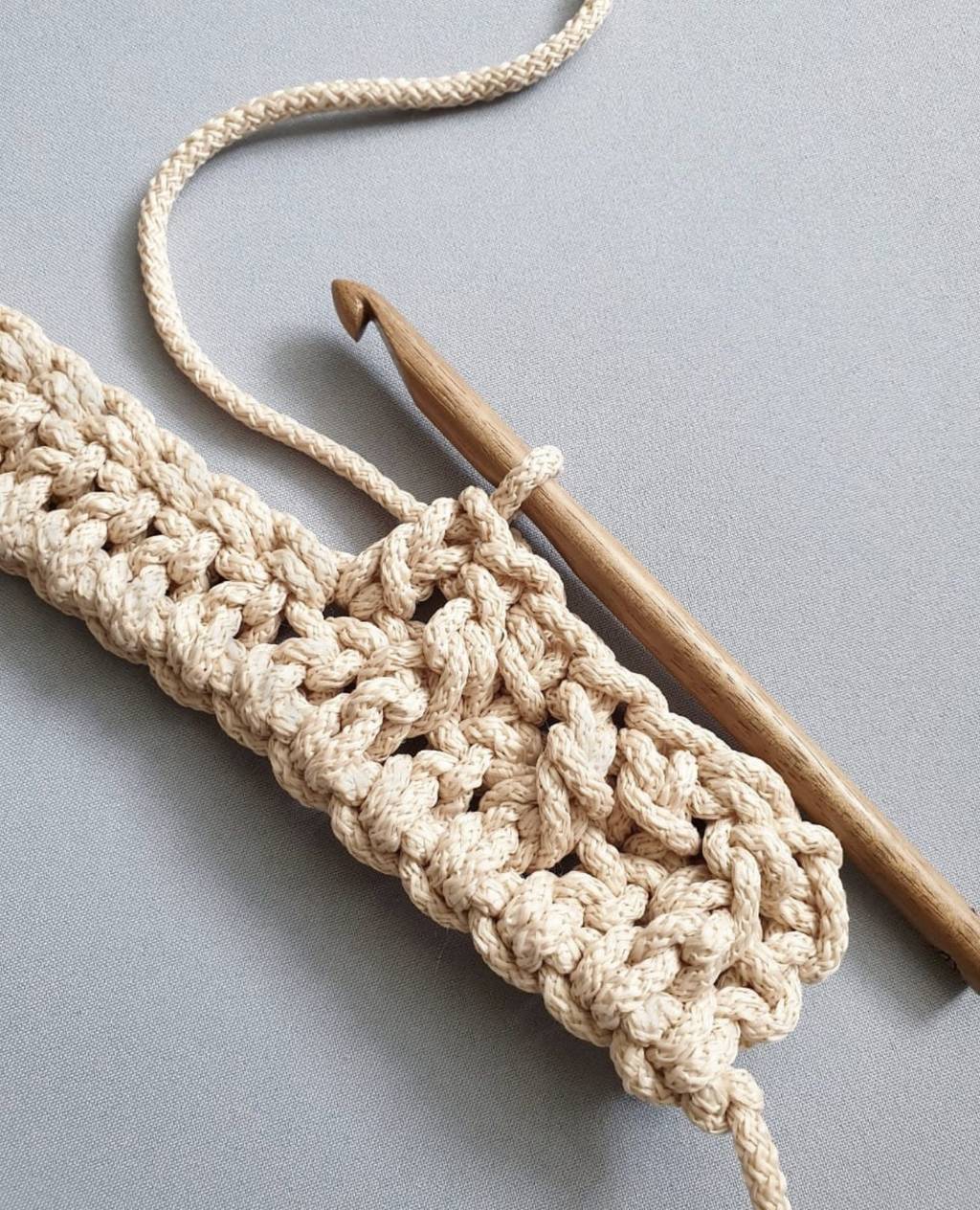 Рельефные лицевые столбики с накидом