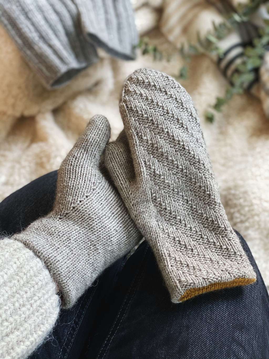 Варежки "DIAGONAL mittens"