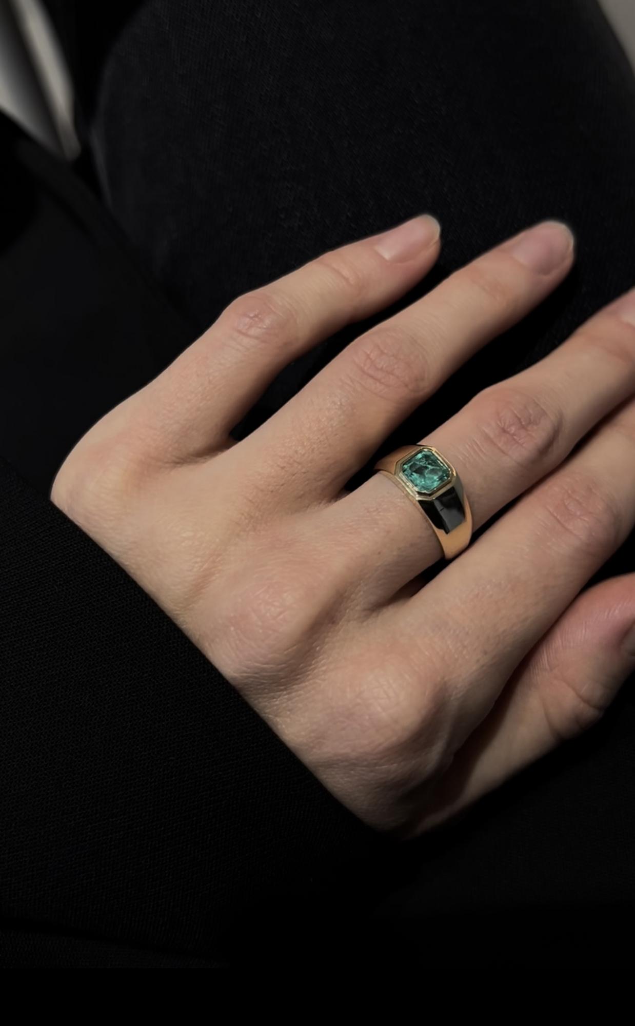 Перстень с изумрудом