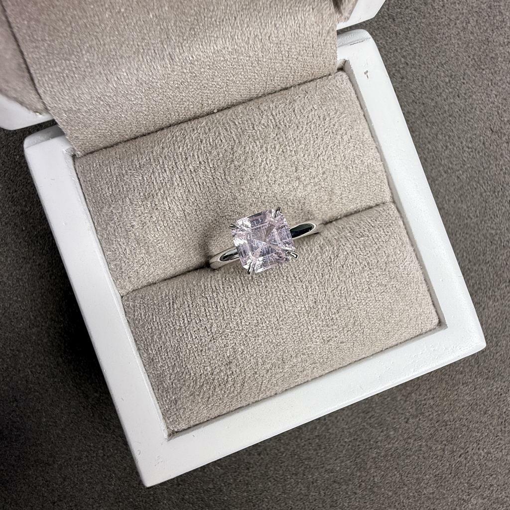 Кольцо с морганитом