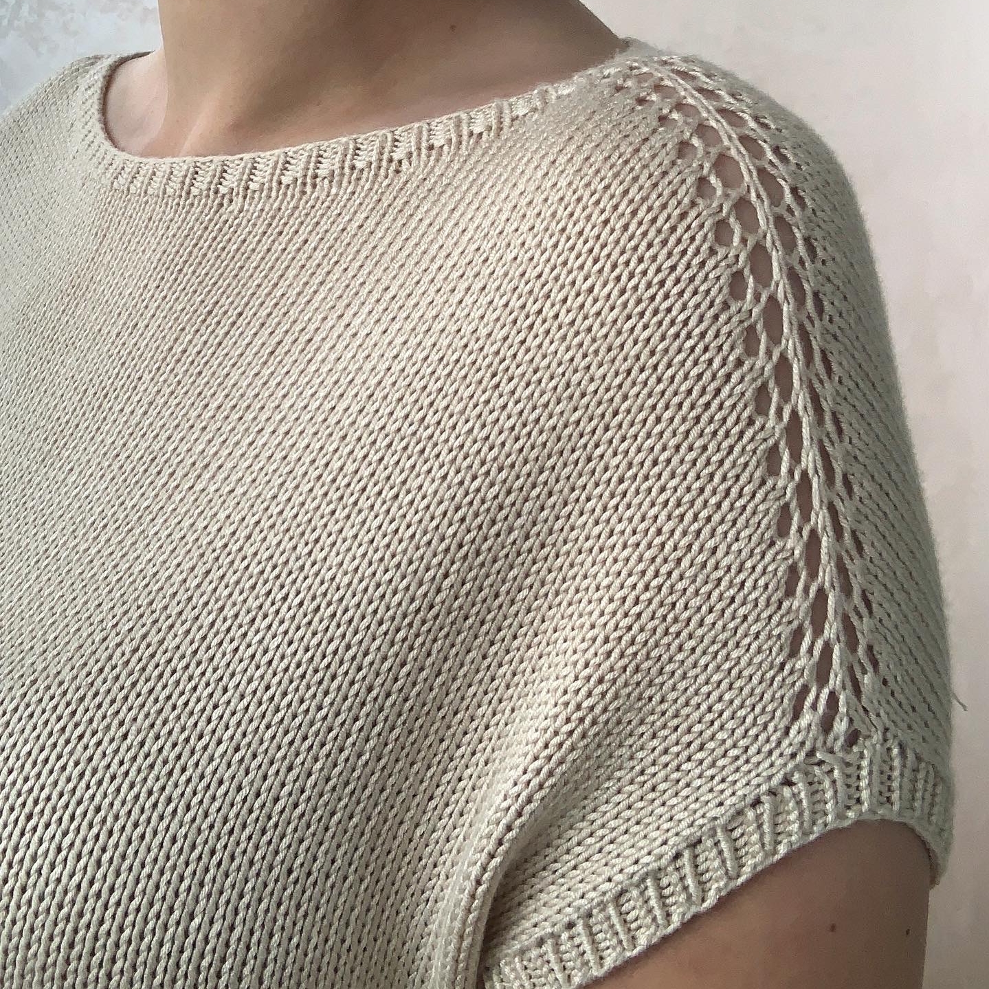 женский топ из вискозы спицами