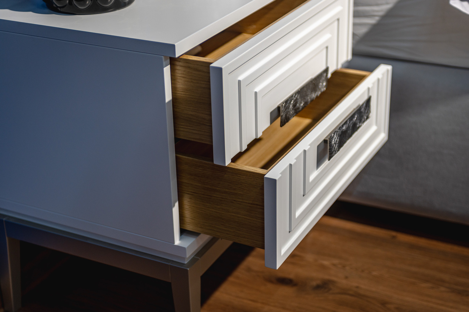 ПРИКРОВАТНАЯ ТУМБА СИЕНА