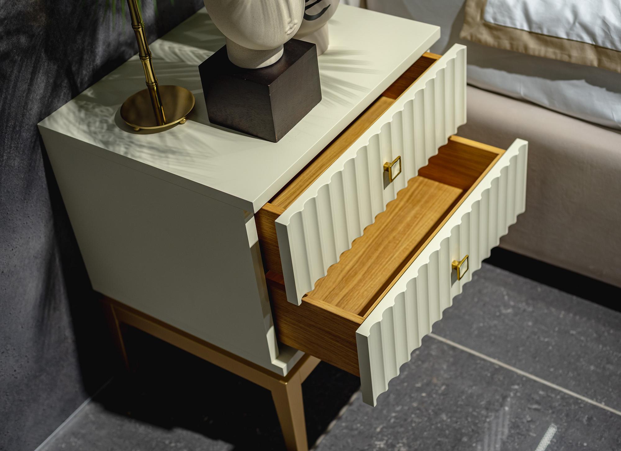 ПРИКРОВАТНАЯ ТУМБА ГРАСС