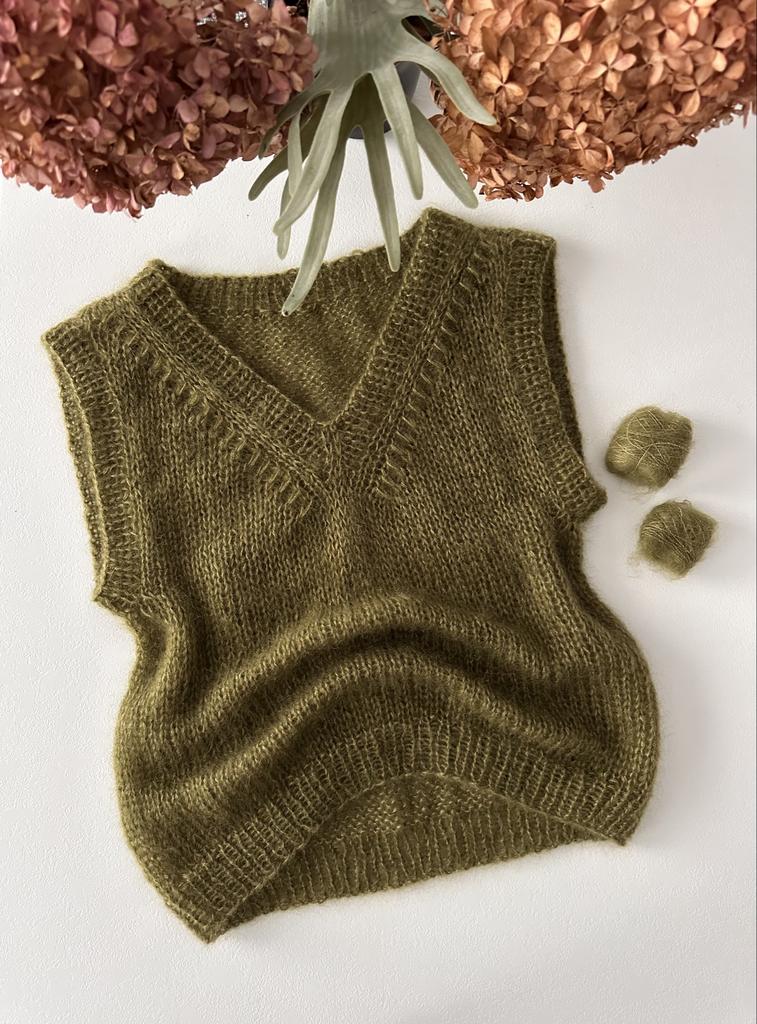 МК  жилет с V-образным вырезом