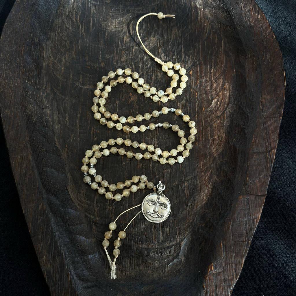 мала из граната андрадита