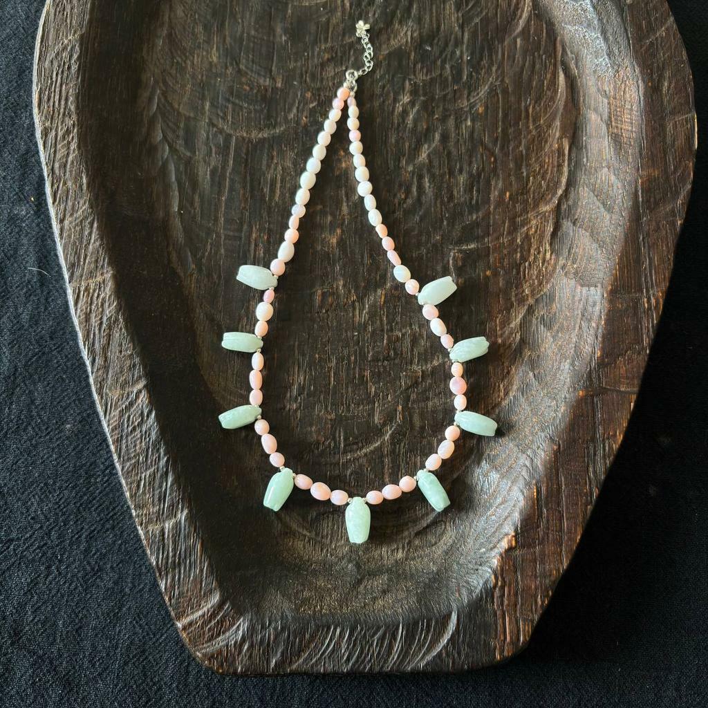 ожерелье из опала и нефрита