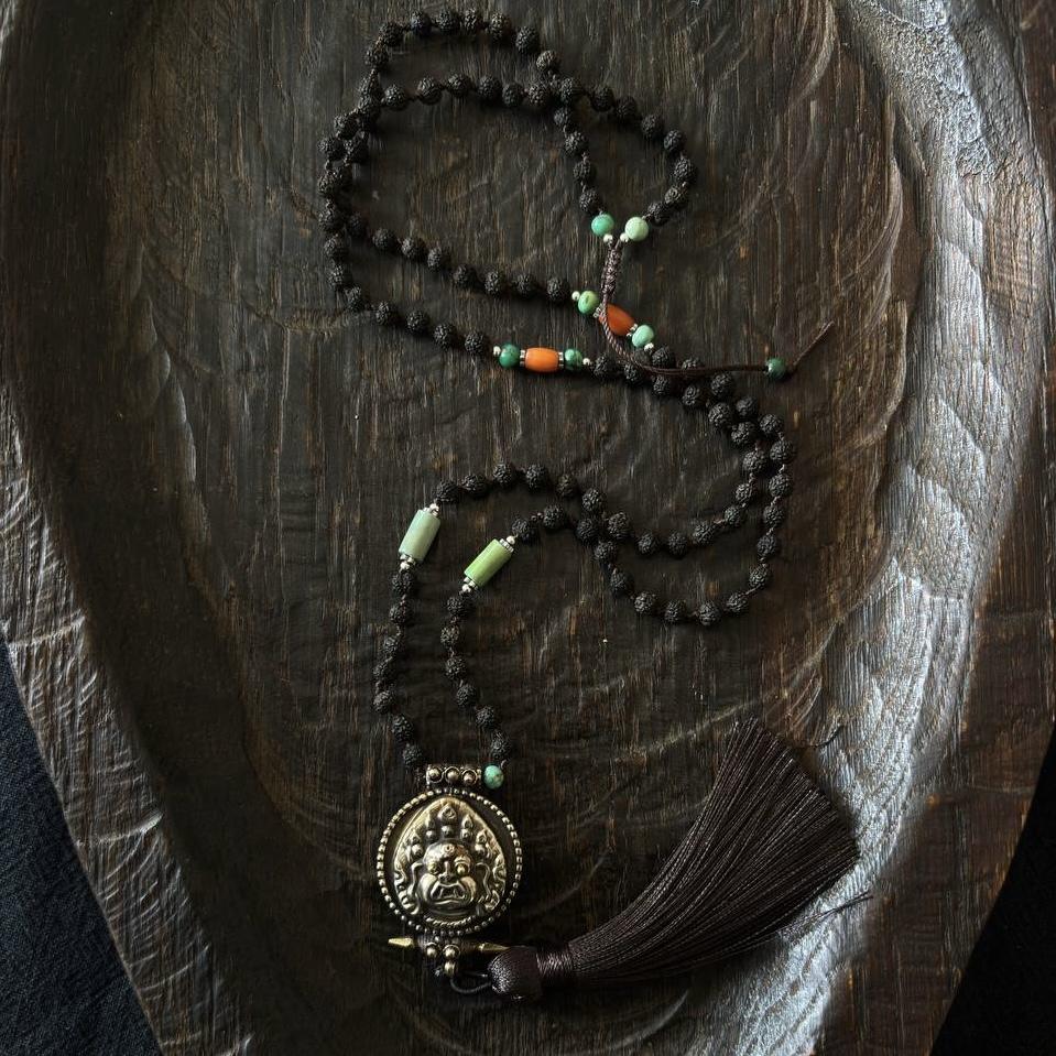 мала из рудракши с кулоном с Йидамой