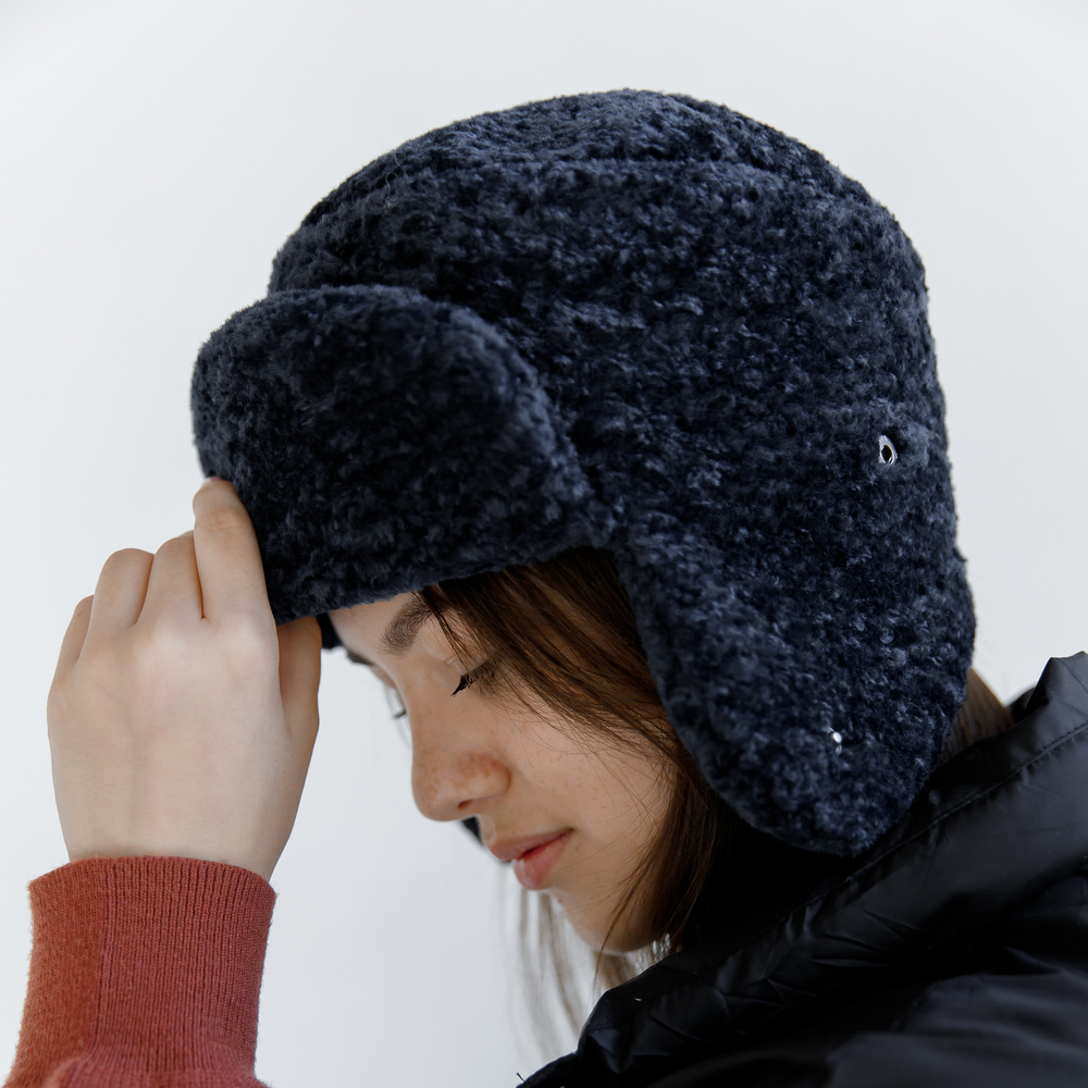 Ушанка из астрагана с короткими ушками