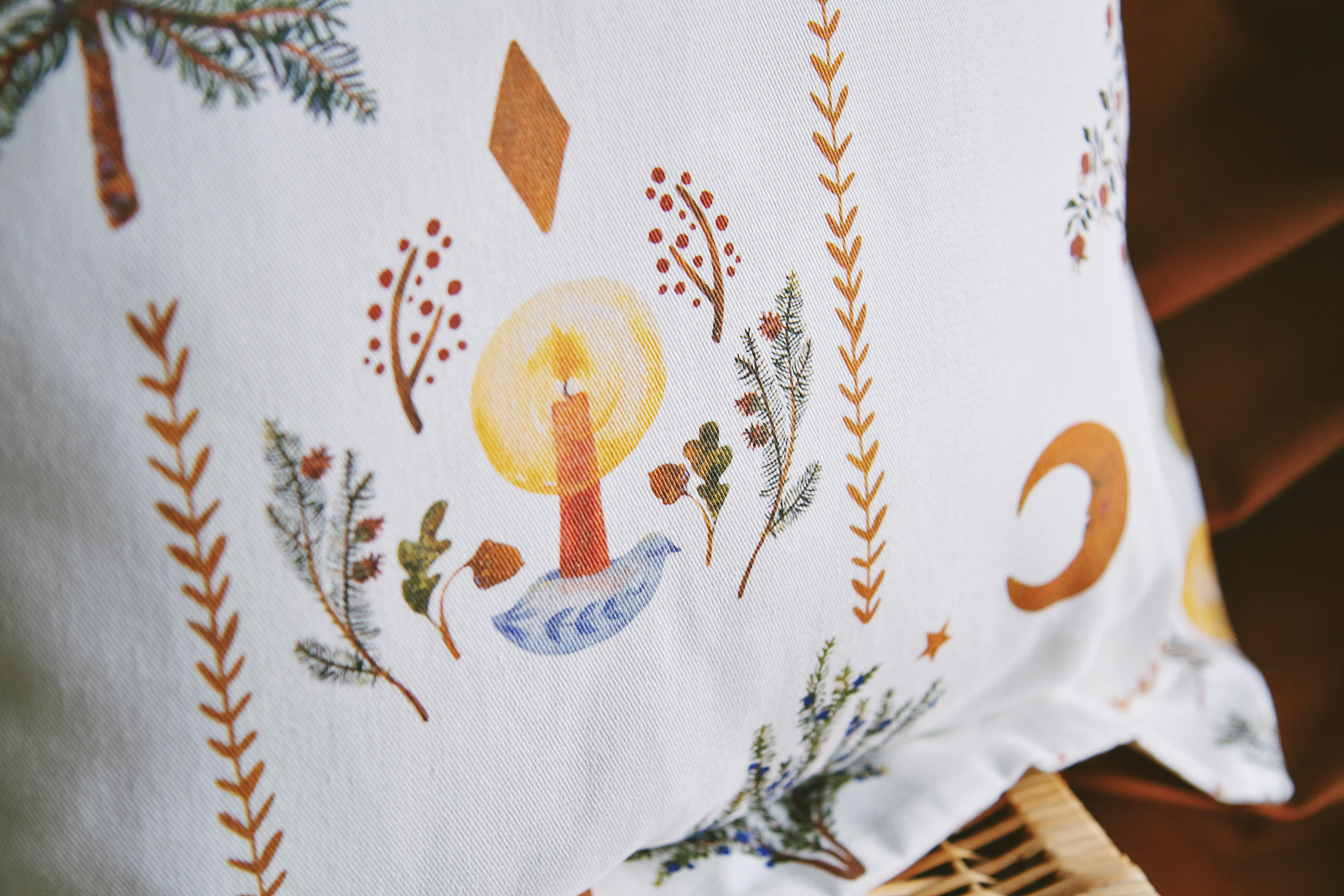 Наволочка "Теплый вечер в декабре" (белый)