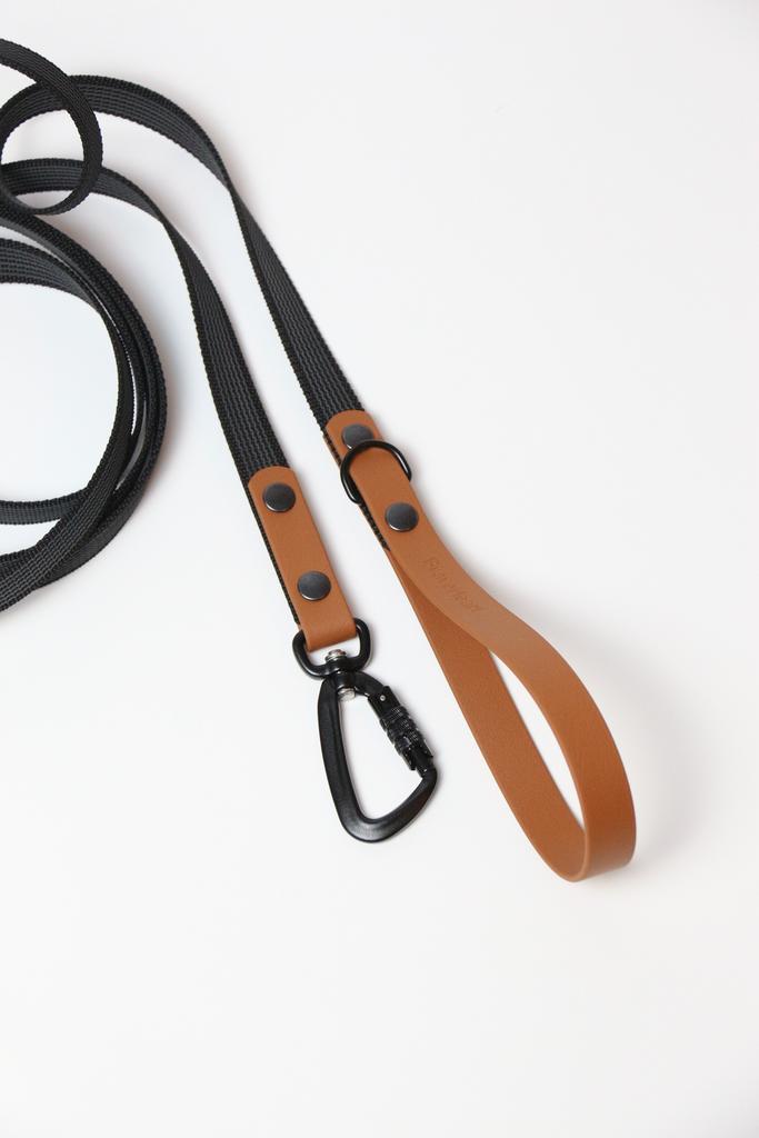 Поводок из прорезиненный стропы/карамельный