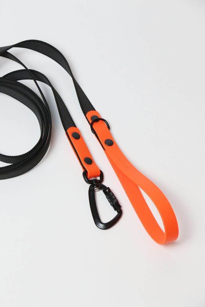 Поводок из прорезиненный стропы/оранжевый
