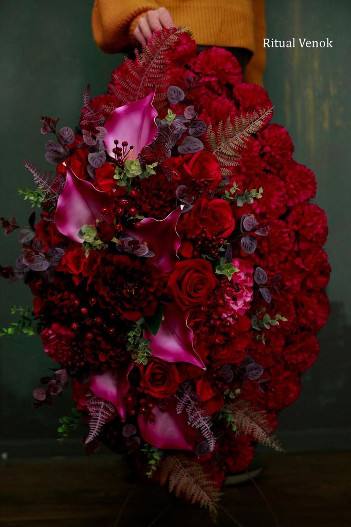 Ритуальный венок "Камелия" высота 90см