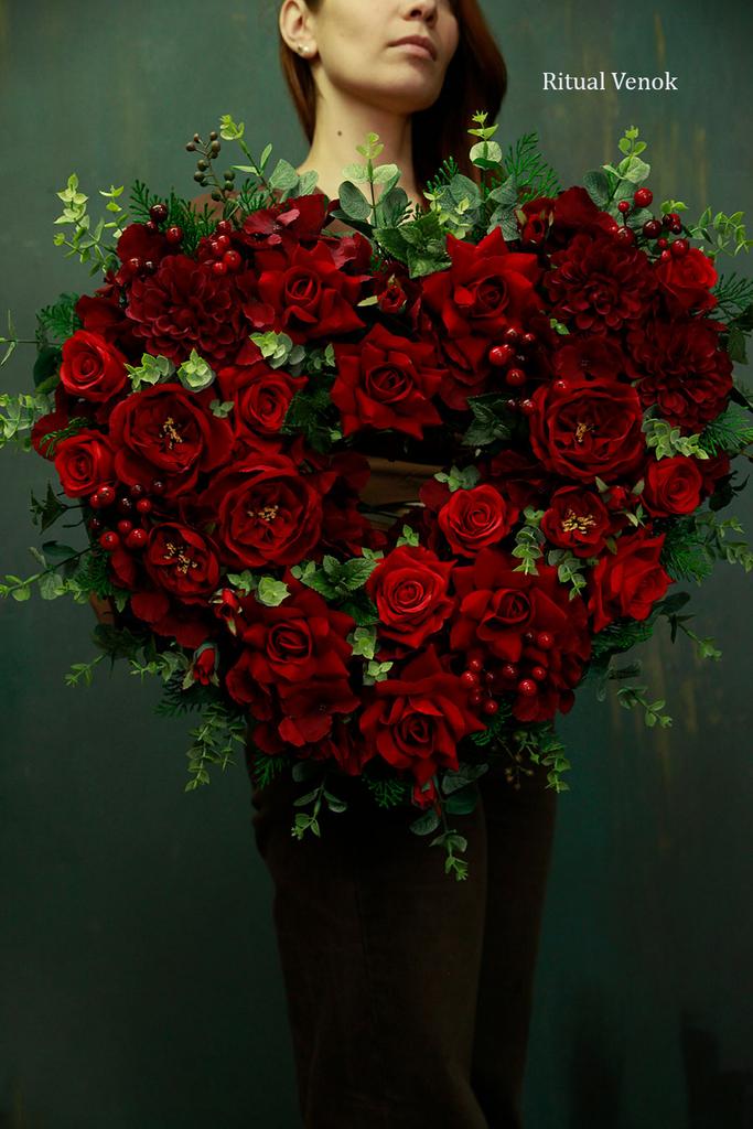 Искусственный траурный венок  "Дельфиниум", в форме Сердечка, высота 50 см