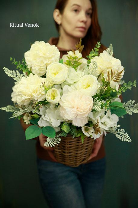 Траурная композиция " Ассоль"   высота 40см, ширина 40см