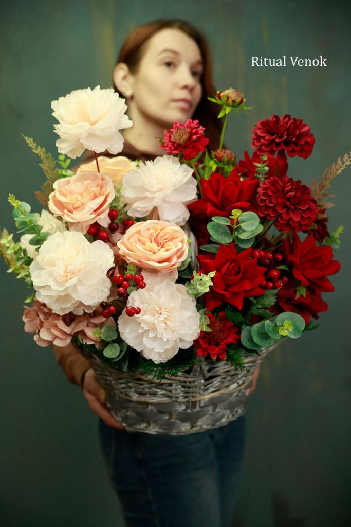 Корзина из искусственных цветов "Айвори" высота 50см\ ширина 50см