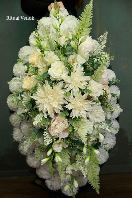 Искусственный траурный венок " Виола" высота 105см