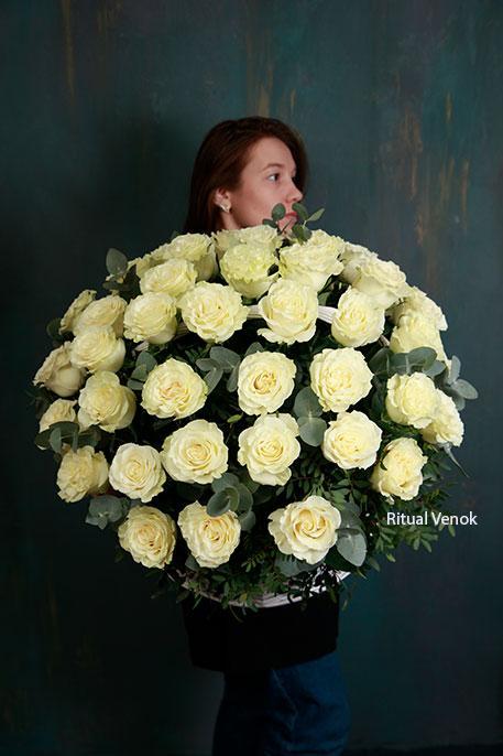 Траурная корзина Premium  "50 Белых роз"