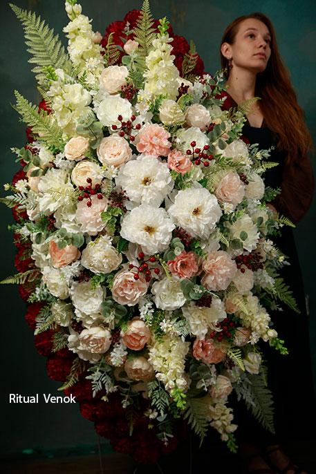 Искусственный траурный венок GRAND "Мадлен" высота 160см