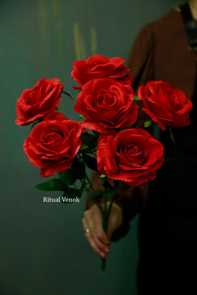 Букет Искусственный " Алые Розы"