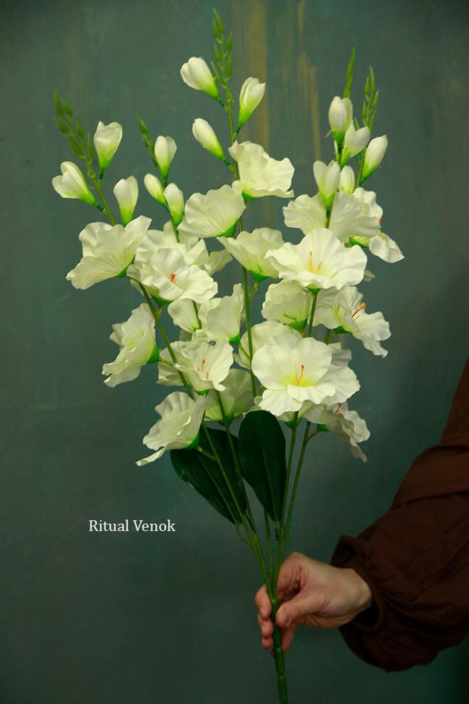 Букет Искусственный "Белые Гладиолусы"