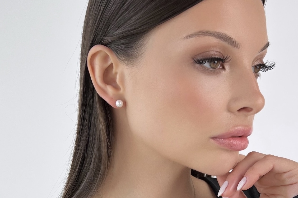 Классические серьги пусеты с белым жемчугом CLASSIC PRINCESS