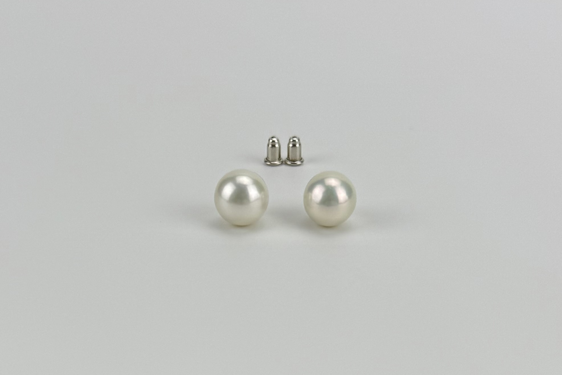 Пуссеты с натуральным жемчугом CLASSIC QUEEN