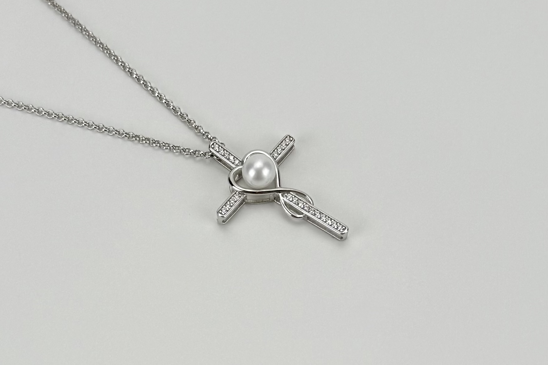 Подвеска крестик с натуральным жемчугом CROSSLOVE