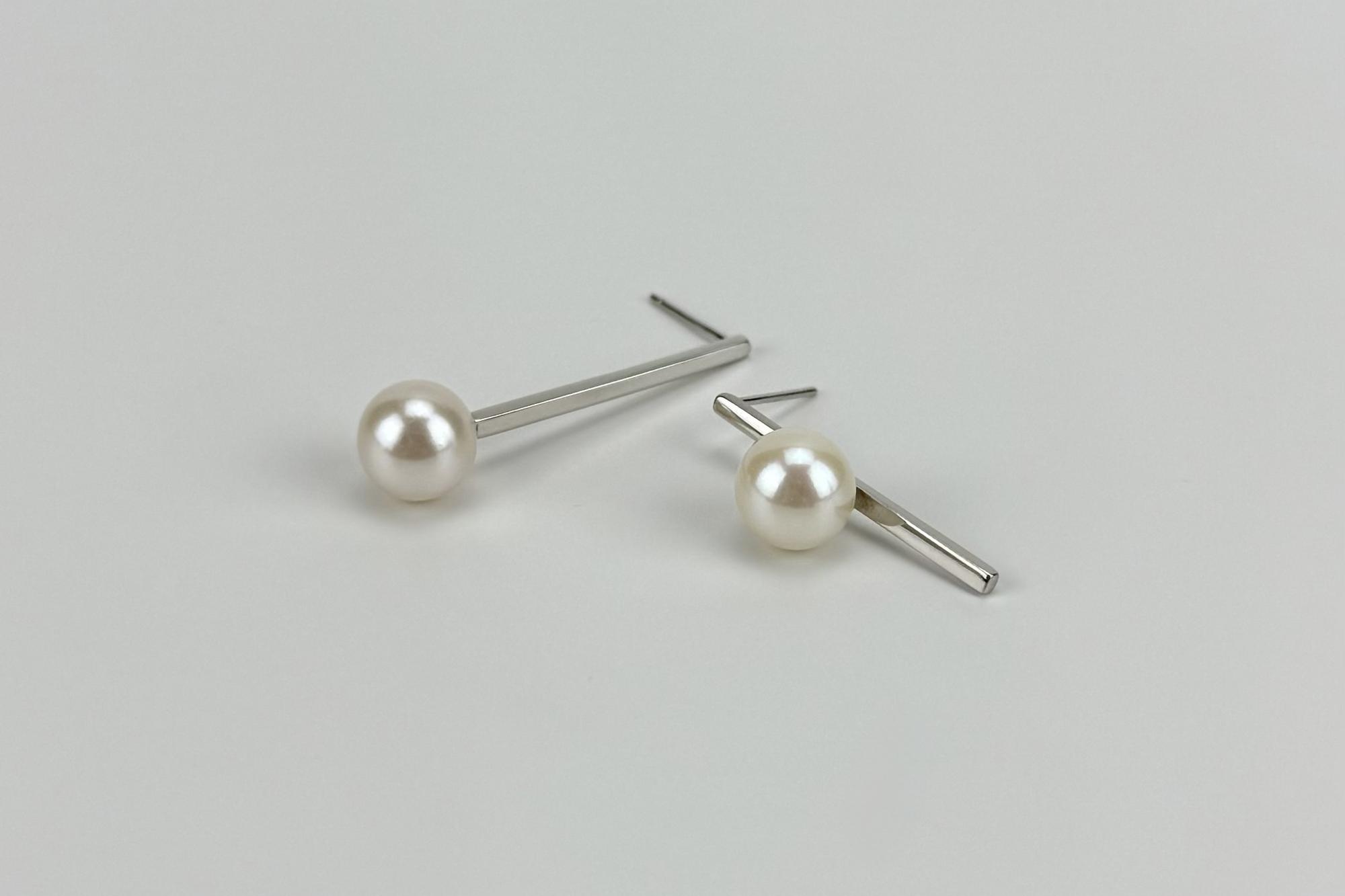 Асимметричные серьги с натуральным жемчугом MOOD