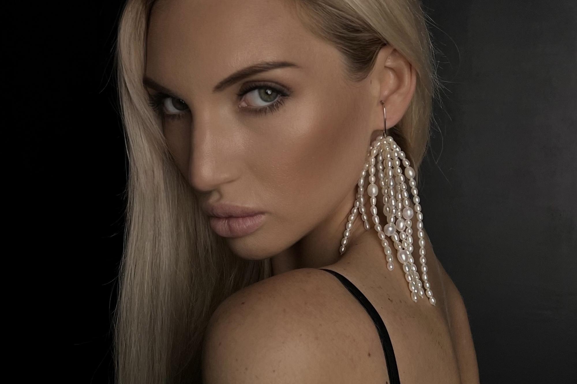 Акцентные серьги из натурального жемчуга PASSION