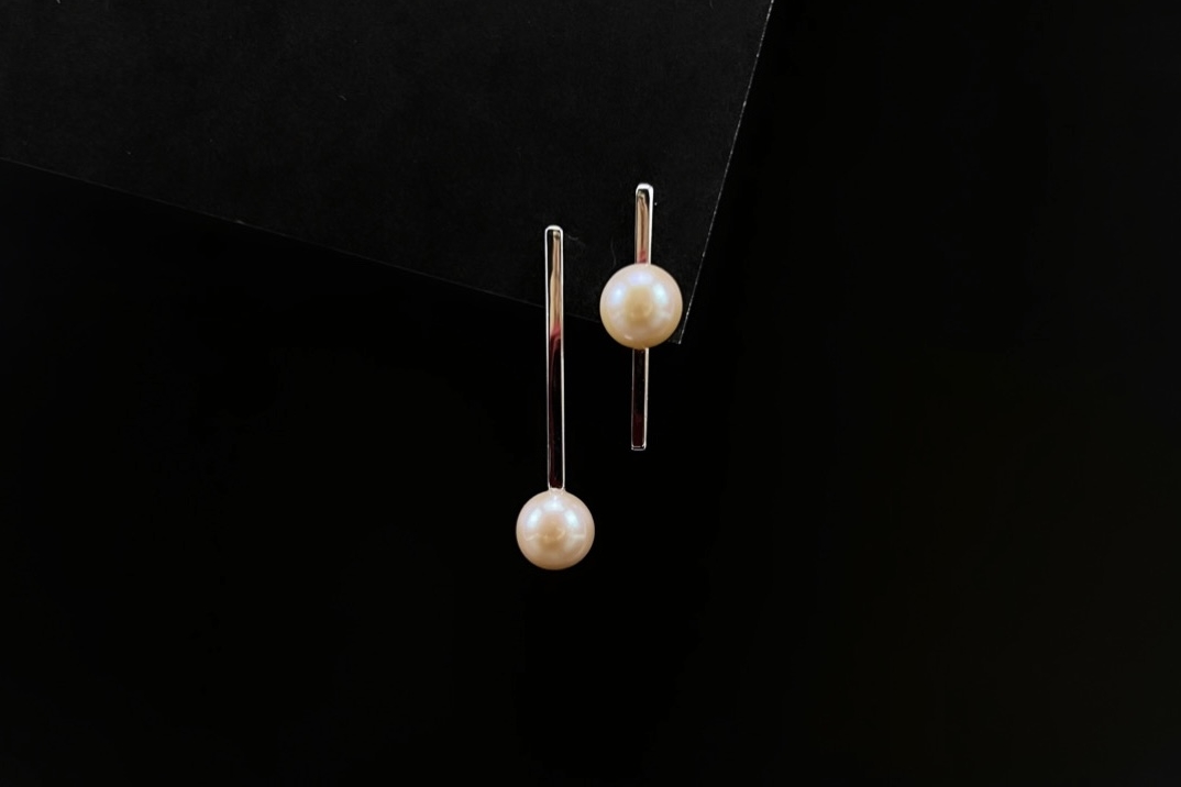 Асимметричные серьги с натуральным жемчугом MOOD