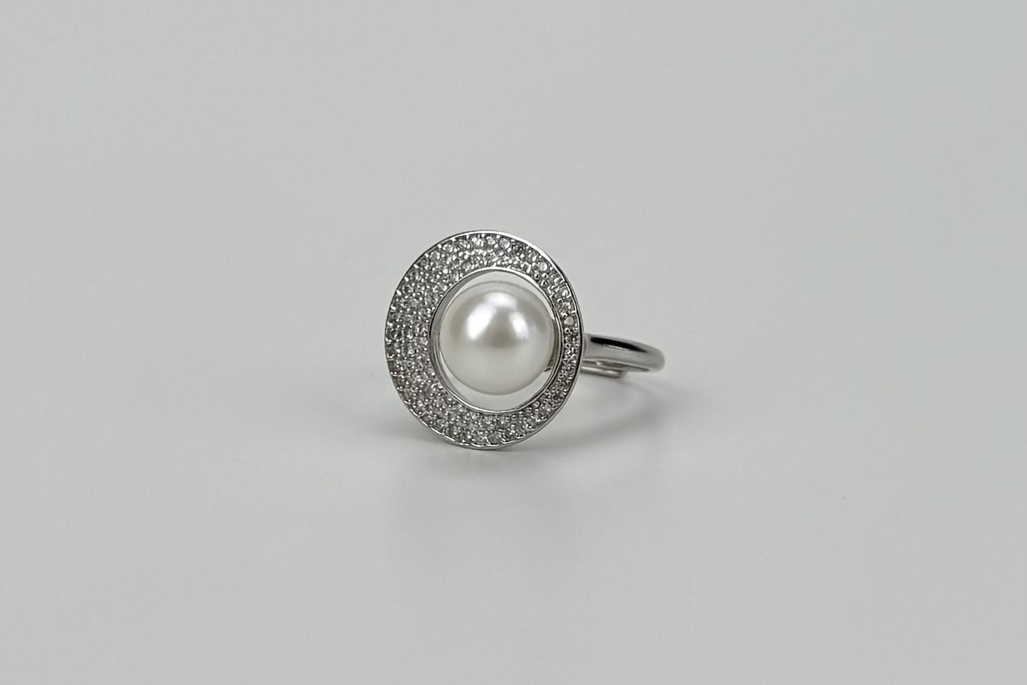 Крупное кольцо с натуральным жемчугом MOON