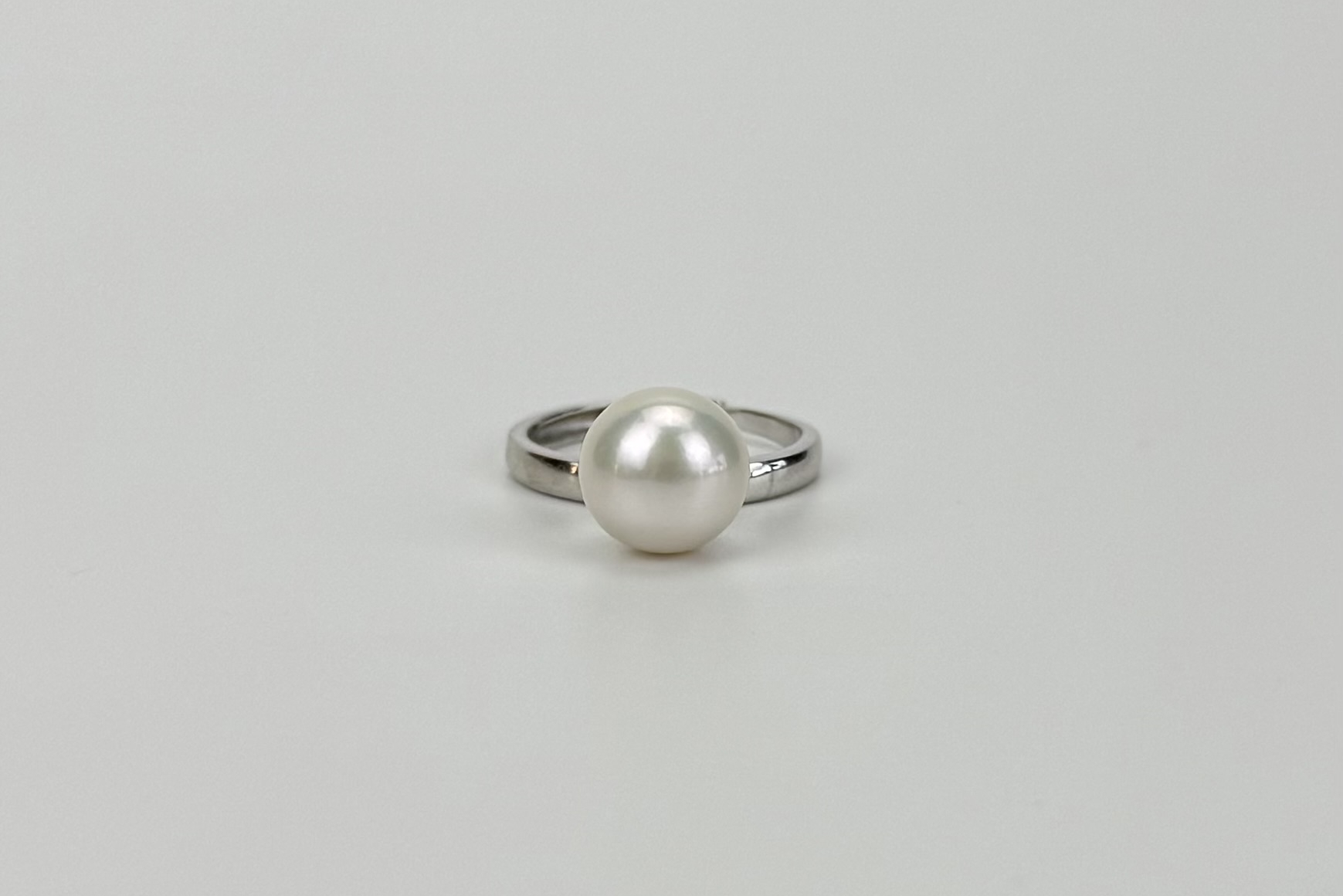 Кольцо с крупной натураьной жемчужиной CLEO