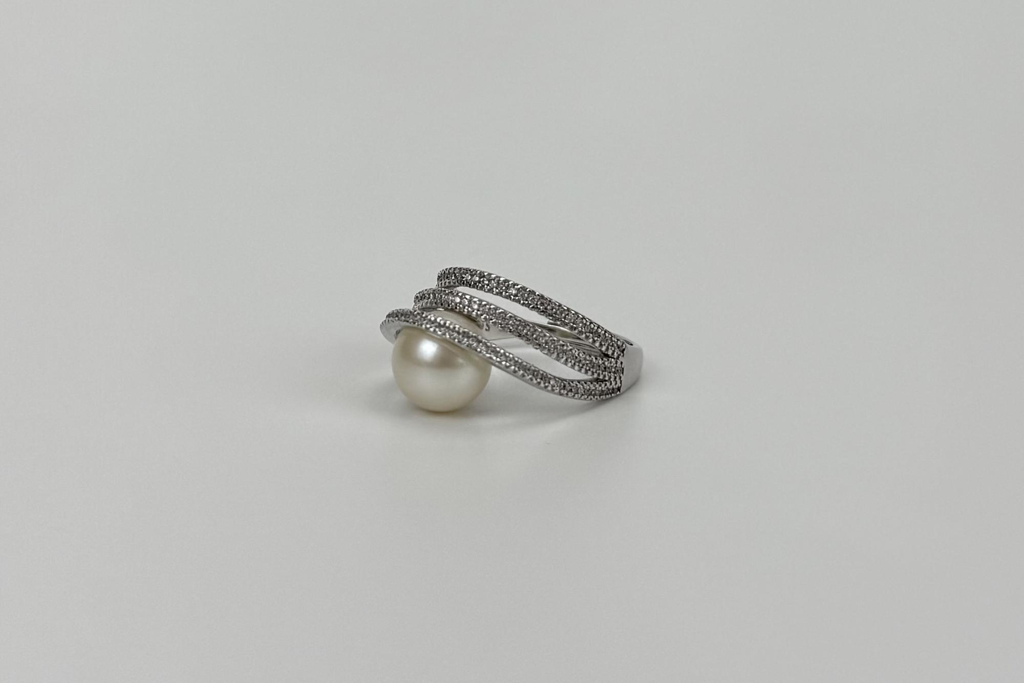 Кольцо с крупной натуральной жемчужиной BARBARA