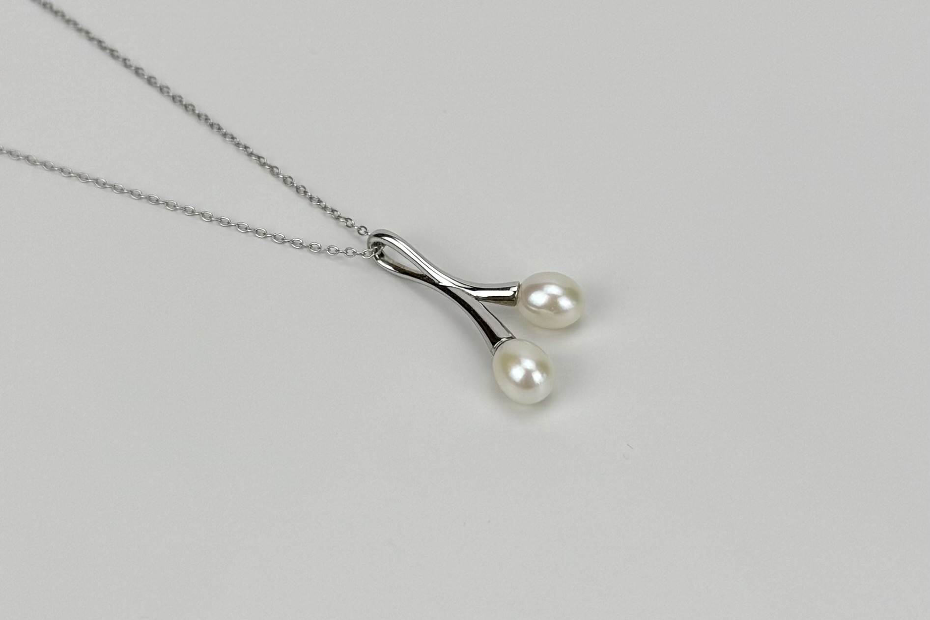 Подвеска с двумя натуральными жемчужинами DEW