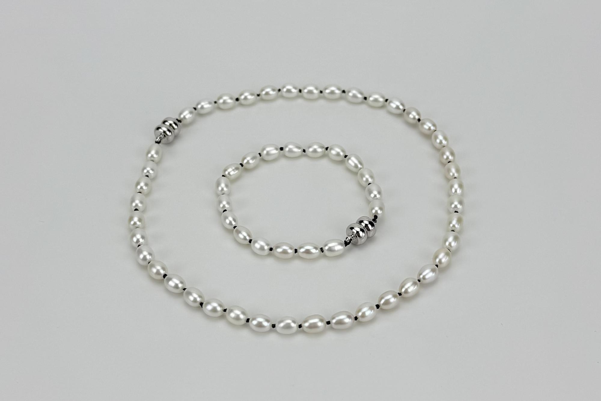 Комплект украшений из натурального жемчуга CODE c черной шелковой нитью