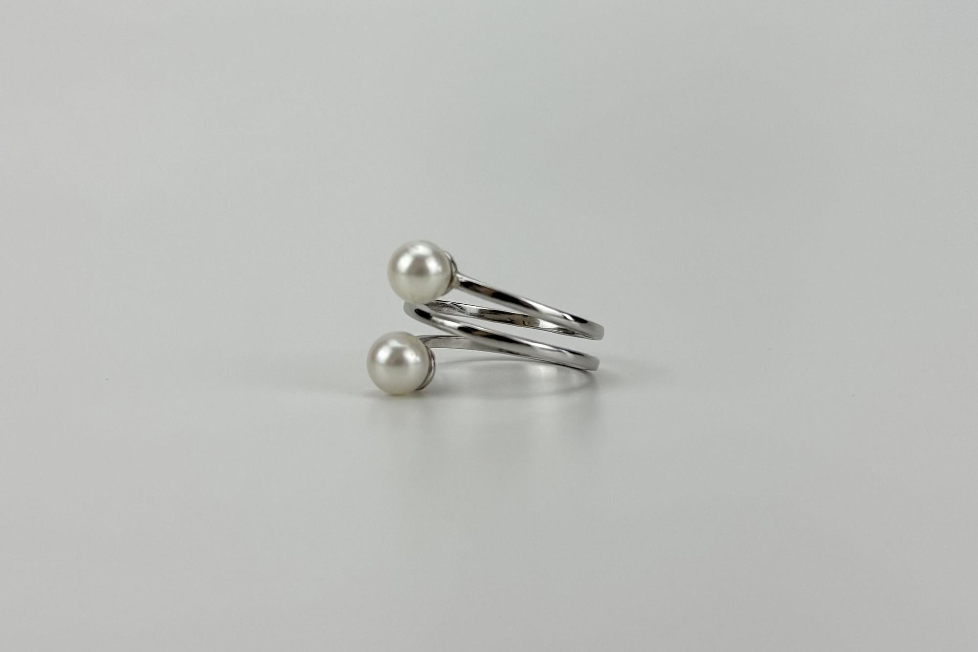 Кольцо с двумя натуральными жемчужинами SWIRLS