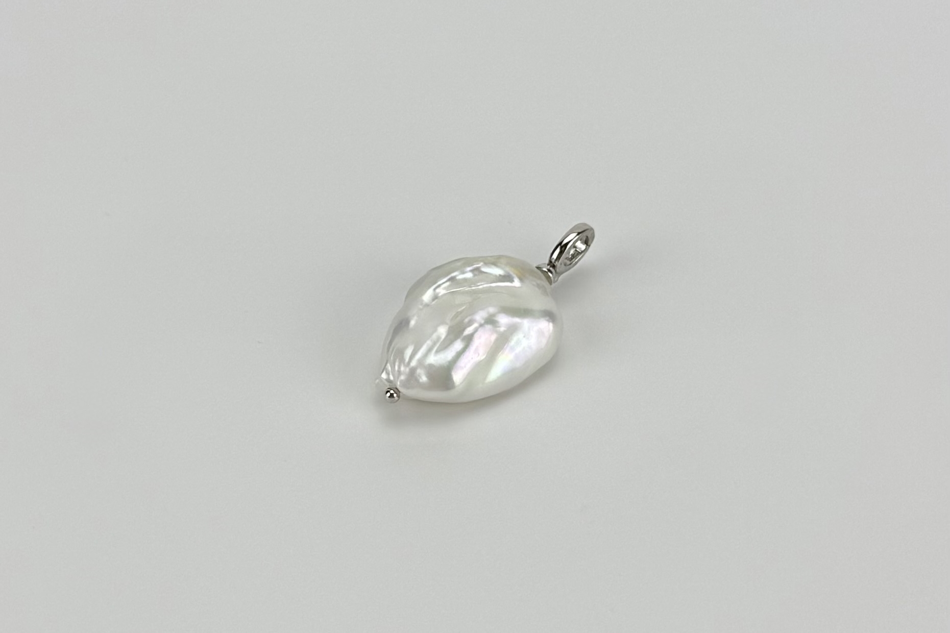 Подвеска с крупной барочной жемчужиной RUBANS